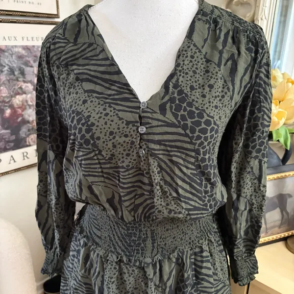 RAILS‎ Zana Olive Mixed Animal Stripe Dress Smocked Waist Size Medium - Image 4