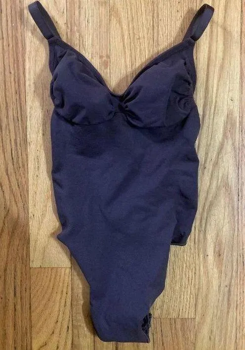 SKIMS Low Back Sculpting Thong Bodysuit - Image 2