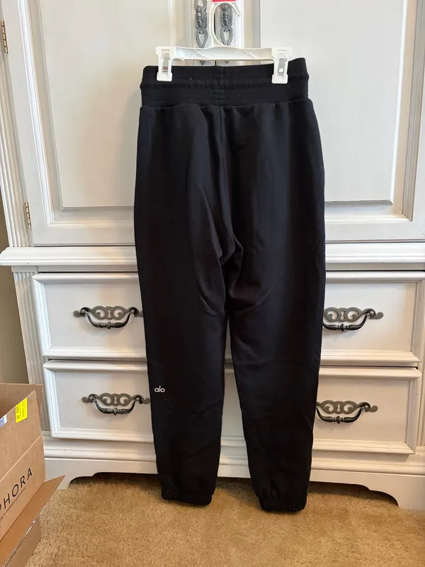 Alo Yoga Jogger Sweatpants Black - Image 2