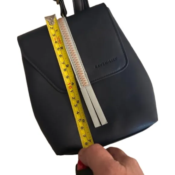 Raven + Lily Black and Gray Backpack - Image 3