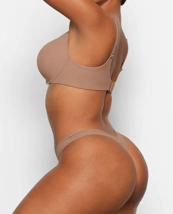 SKIMS NTW FITS EVERYBODY T-SHIRT BRA - Umber tan - Image 4