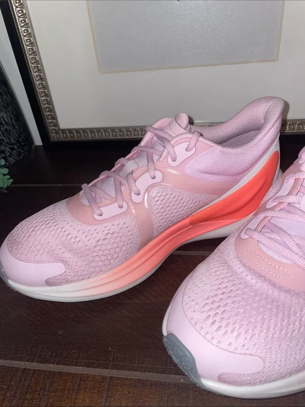 Lululemon Blissfeel Run Pink Athletic Running Sneakers Size 6 Like New - Image 5