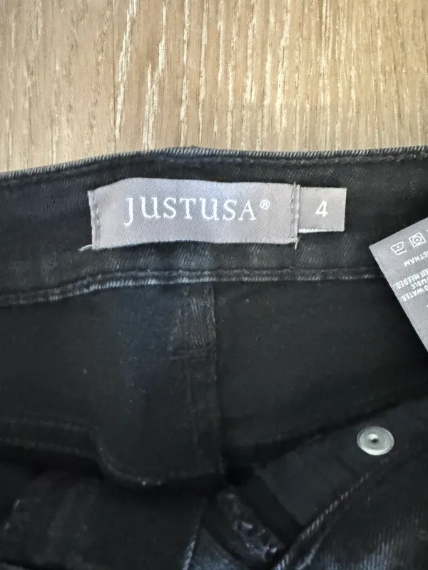 Just USA Black Cropped Slim Straight Leg Jeans - Image 2
