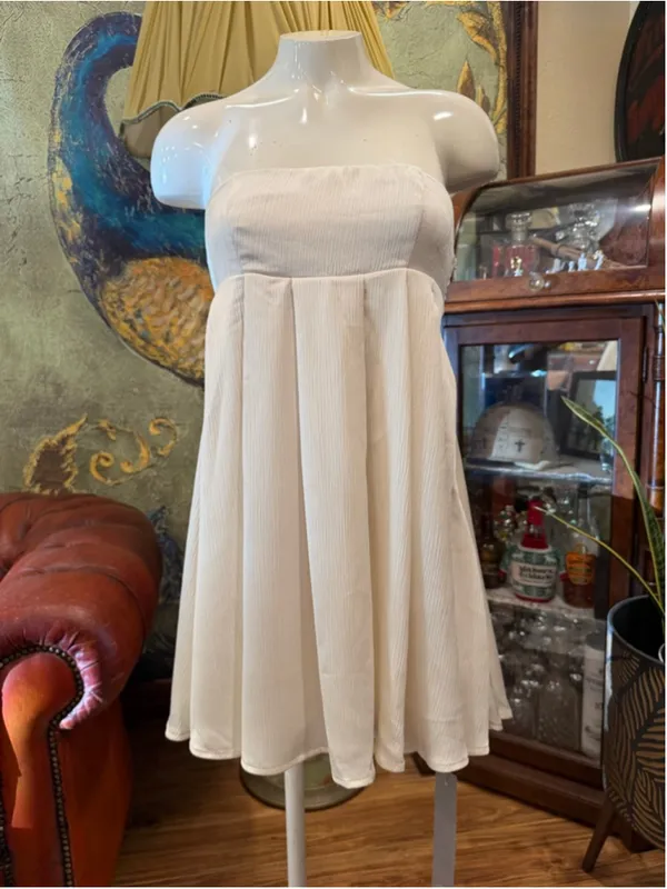 MISSGUIDED White Strapless Babydoll Mini Dress Pleated Empire Waist Festival XS - Image 3