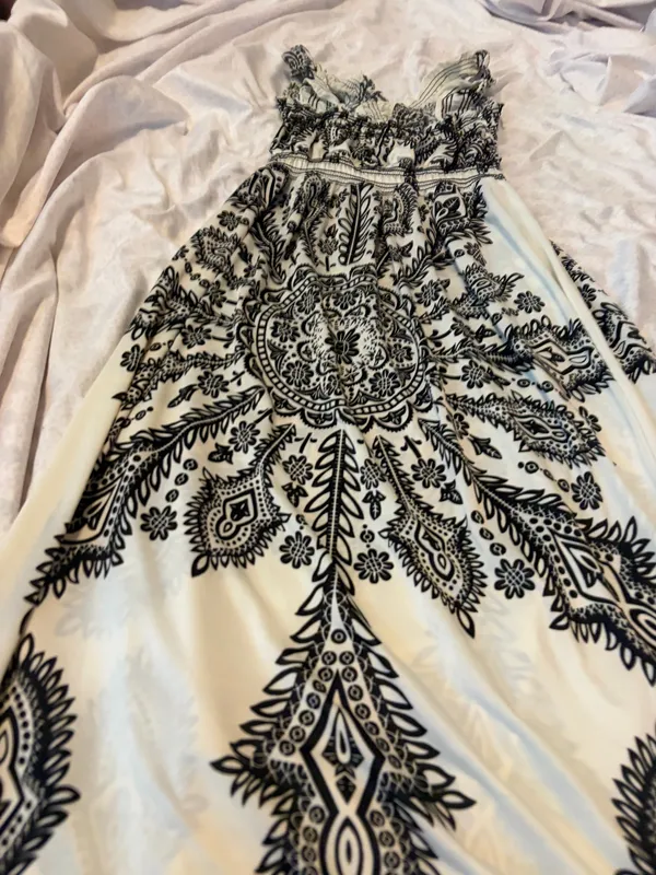 Black and white floral halter dress - Image 4