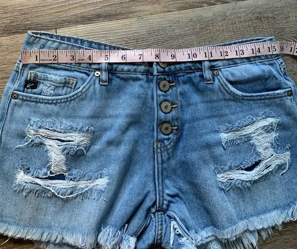 KanCan Light Wash Distressed Jean Shorts M - Image 4