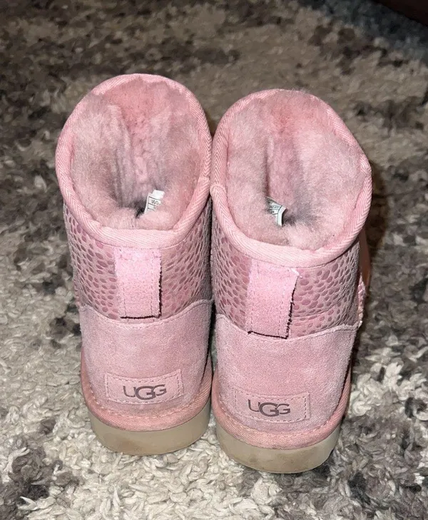UGG Sz 7 - Image 4