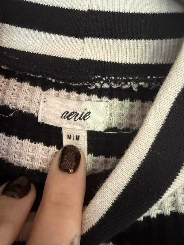Aerie Cropped Mockneck - Image 2