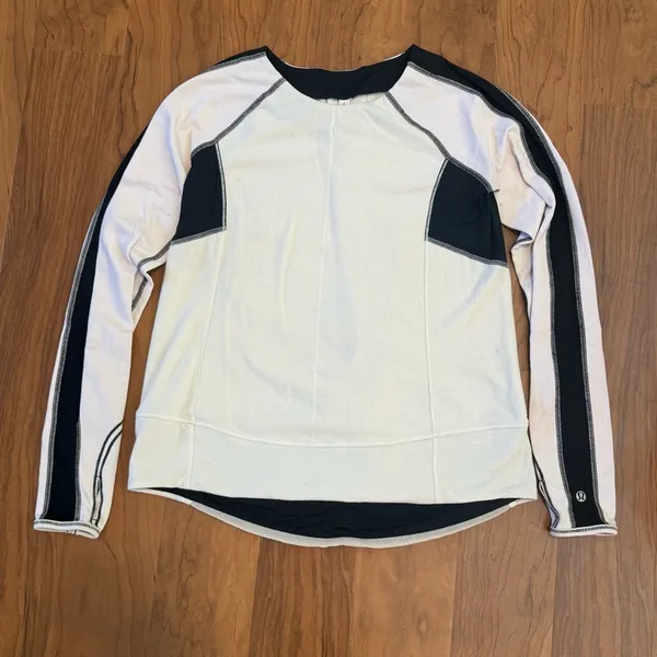 LULULEMON Run: Bold In The Cold Long‎ Sleeve Polar Cream / Black Sz 6 - Image 3