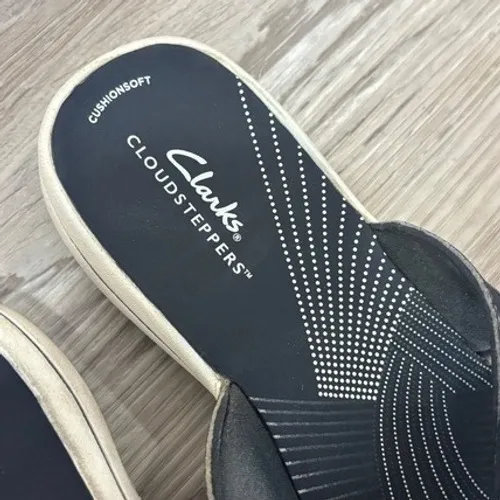 Clarks Cloudsteppers Arla Glitz Navy Blue Floral Flip Flop‎ Sandals Womens 9 - Image 7