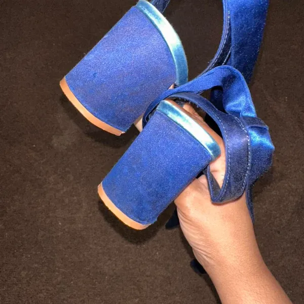 Stradivarius Women's Blue Courts - Image 7