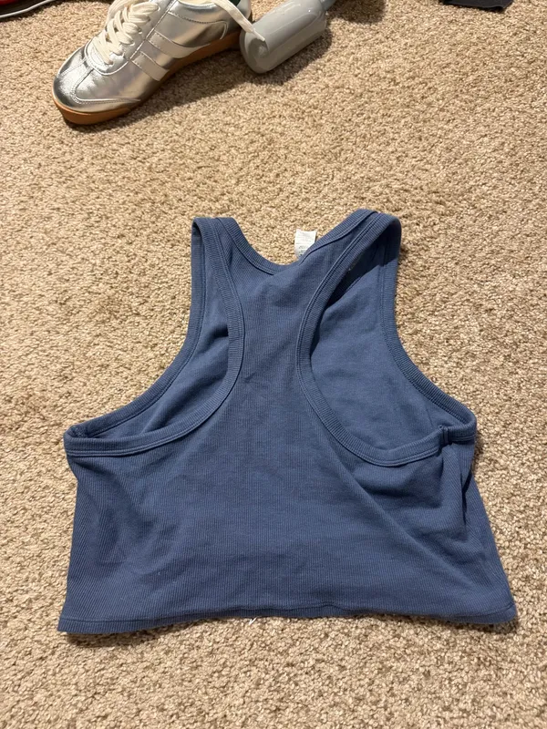 Alo Yoga tank  - Image 3