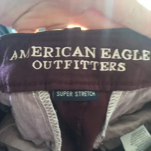 American Eagle Midi stretch maroon shorts - Image 3