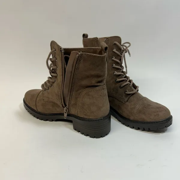 Universal Threads Women’s 6.5 Brown Combat Boots - Image 3