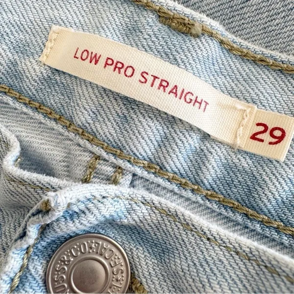 Levi's Low Pro Women's Jeans in Charlie Won Light Wash Distressed Size 29 - Image 12