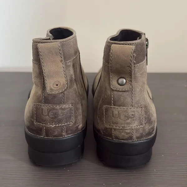 Ugg Attell Black Waterproof Leather Bootie‎ Side Zip Wool Lining Size 7.5 - Image 4