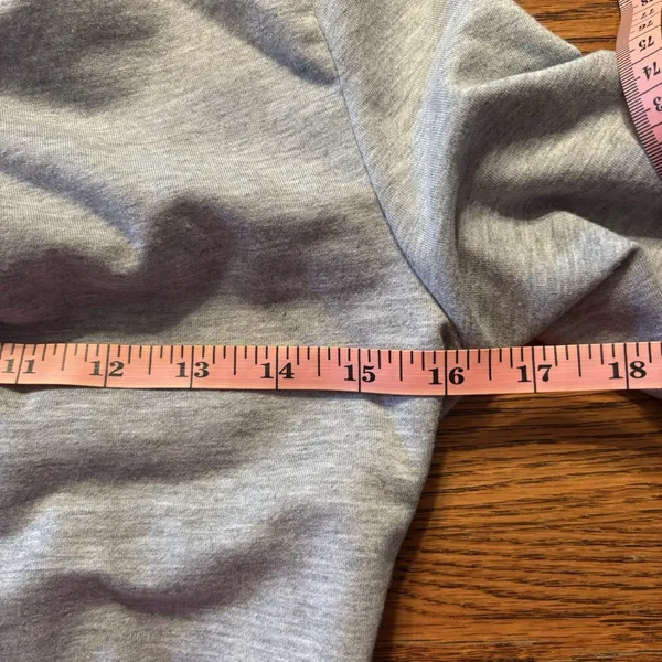 Shein Womens Cropped Hoodie Size Medium Gray Ties on‎ Back Long Sleeve - Image 5