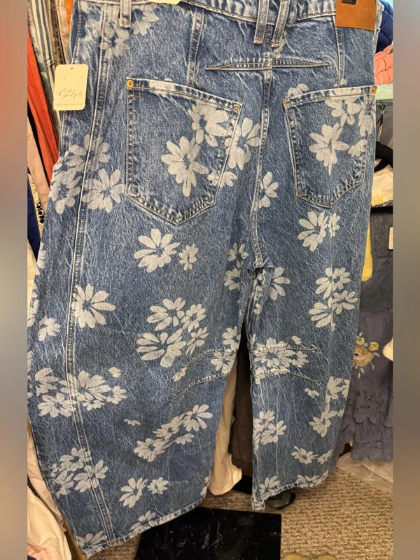 NWT Free People We The Free Good Luck Printed Barrel Jeans - laser Daisy - 33 - Image 13