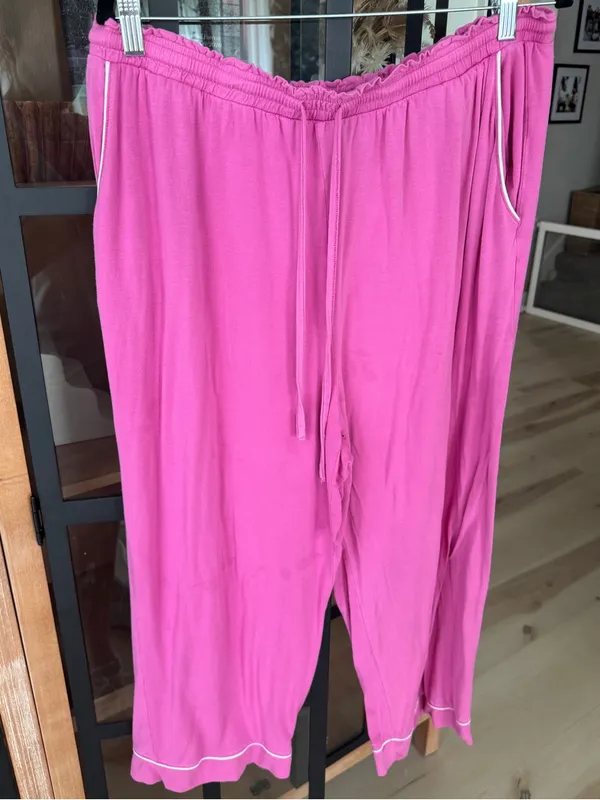 Ann Taylor LOFT Pajamas set modal Sleep Notch Collar Capri pants short sleeve - Image 9