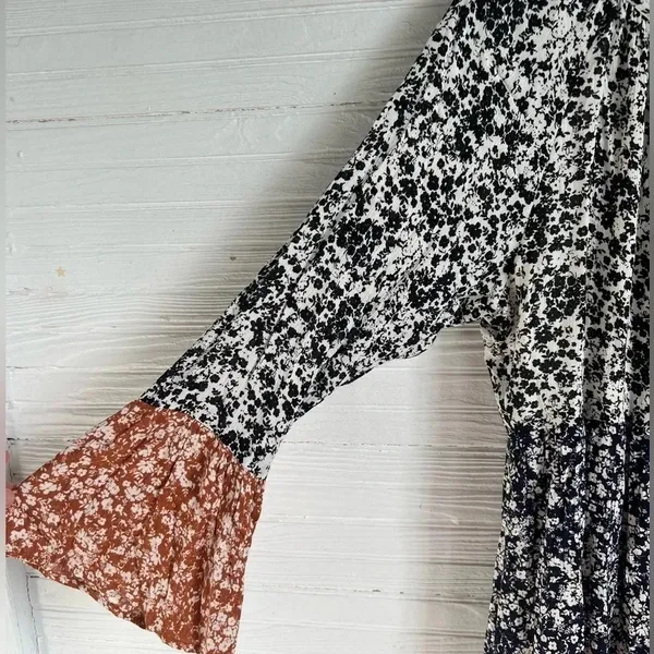 143 Story by Line Up Tiered Flowy Dress Long Bell Sleeve Floral Print M - Image 5