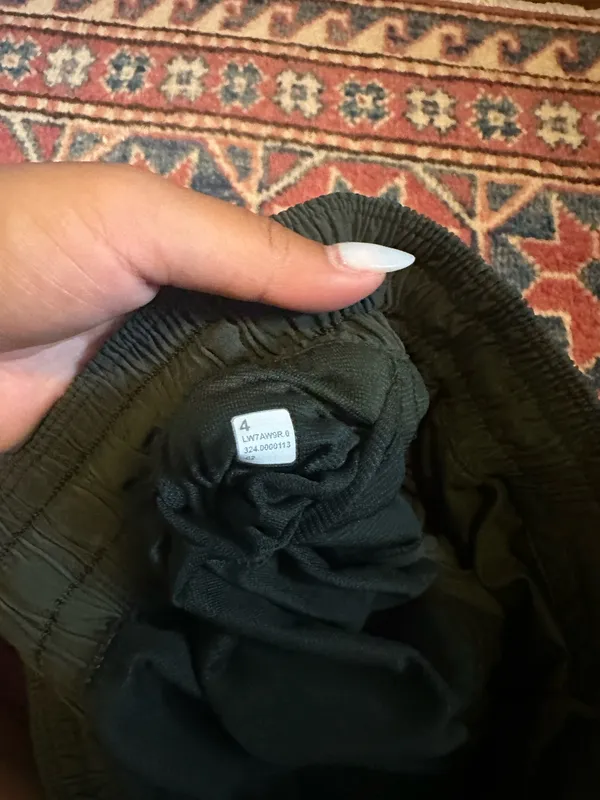 Lululemon Hotty Hot Shorts 2.5" Low-Rise - Image 4