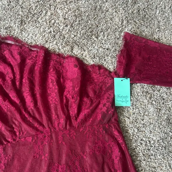 Fredrick’s Of Hollywood Deep Red Off Shoulder Nighty NWT - Image 8