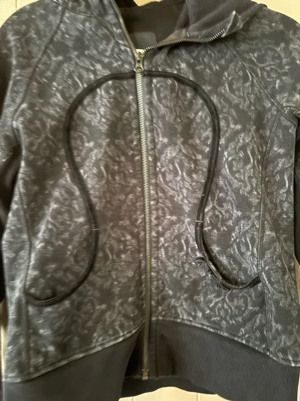 Lululemon Fleece Lined Hiver 2013 Scuba Hoodie size 8 - Image 2
