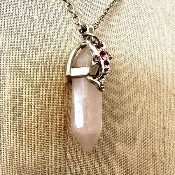 Rose Quartz Dolphin pendant necklace Pink - Image 3