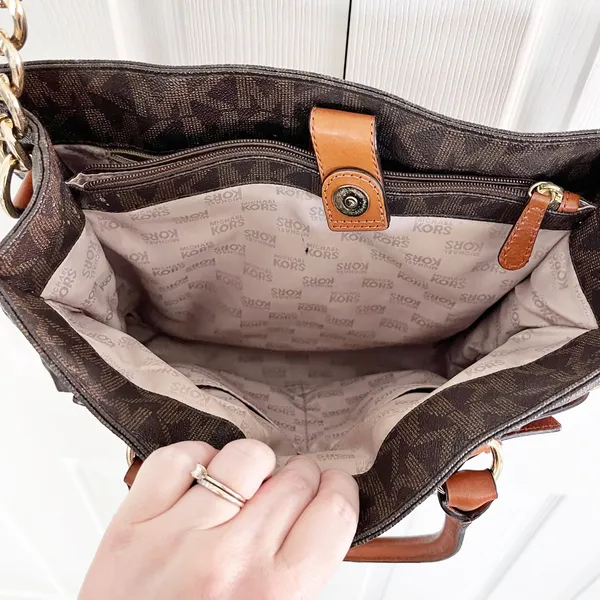 Michael Kors Hamilton Large East West Monogram Shoulder Tote - Image 7