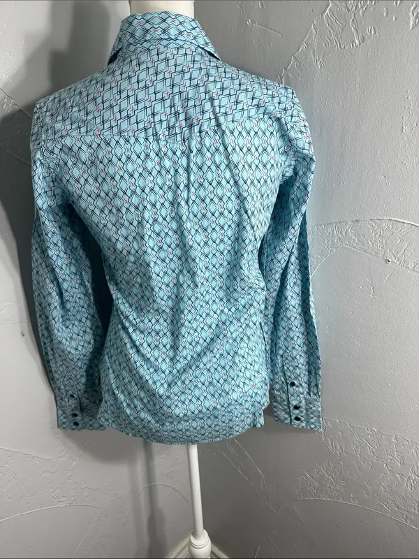 Cinch Women's Light Blue Printed Button-Down Shirt - Image 6
