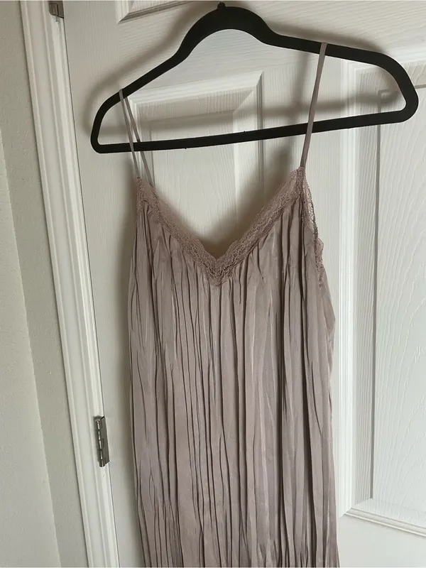 H&M Taupe Pleated Slip Maxi Dress with Lace Trim Sz S - Image 3