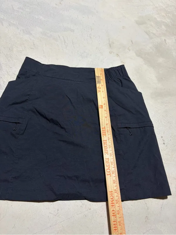 Duluth trading co Women's Black Active Skort with Side Zip Pockets small - Image 3