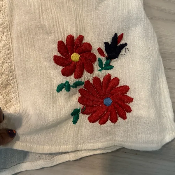 American Eagle Aerie White mini skirt floral embroidered NWOT size medium - Image 6