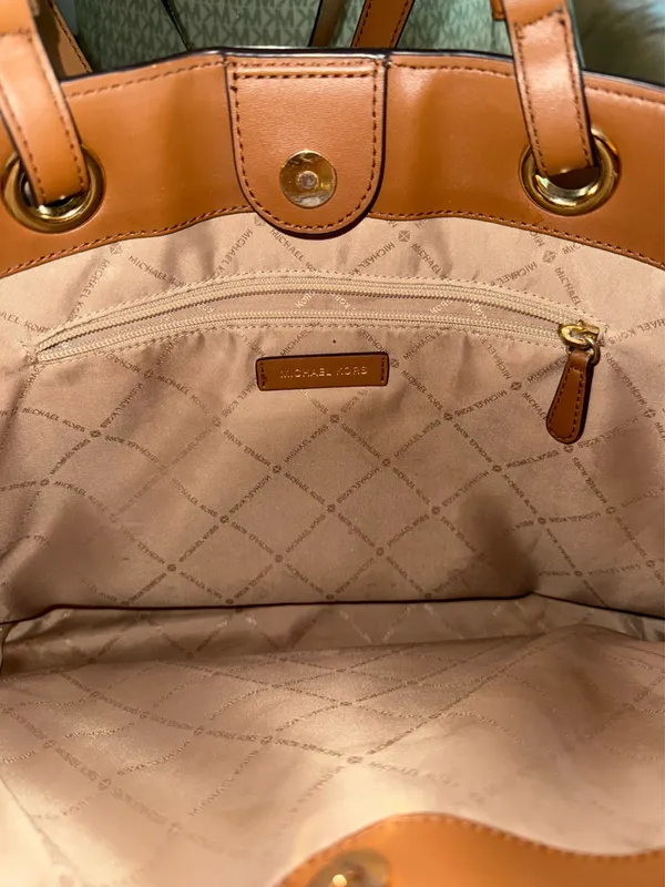 Michael Kors Large tan Logo Tote - Image 5