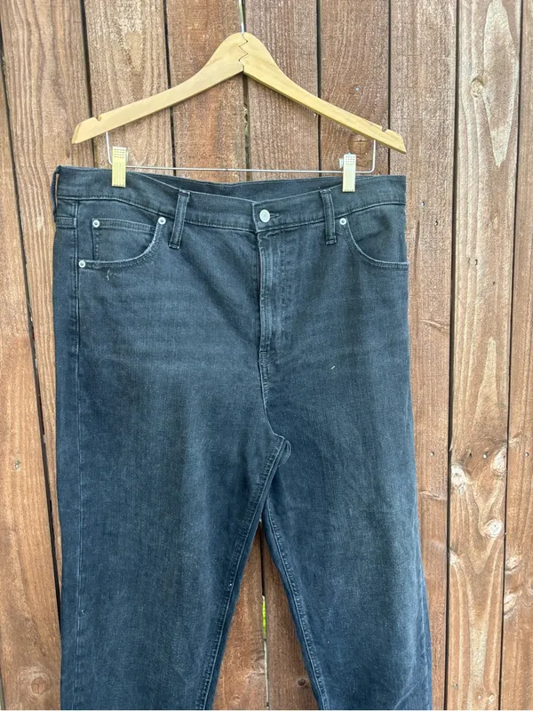 GAP Black High Rise Mom Jeans - Image 2