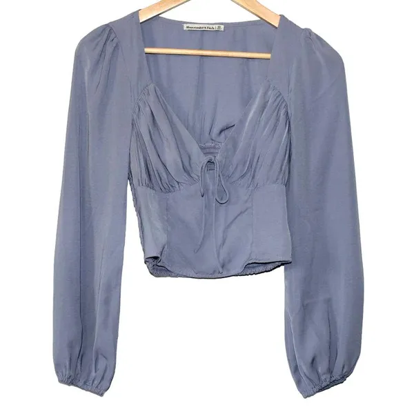 Women's Abercrombie & Fitch Blue V-Neck Puff Long Sleeve Crop Top Shirt Size XS - Image 2