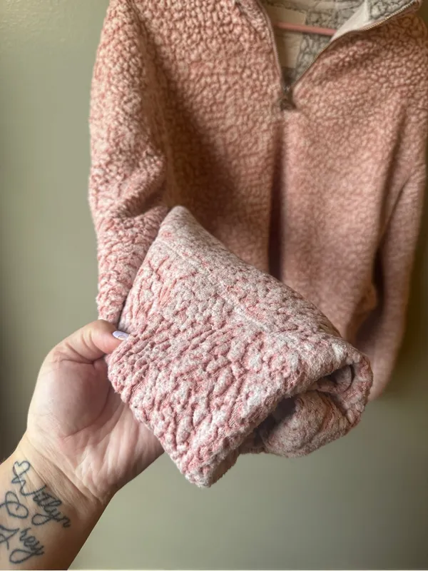 Thread & Supply Pink Sherpa Quarter Zip Pullover Fleece Cozy Size Small - Image 2