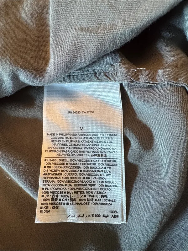 Banana Republic Women's Button-Down Shirt in Grayish Green - Image 8