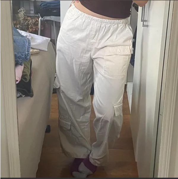 Forever 21 White Cargo Pants - Image 7