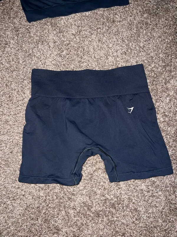 Gymshark Workout Set Two-Piece Medium - Image 3