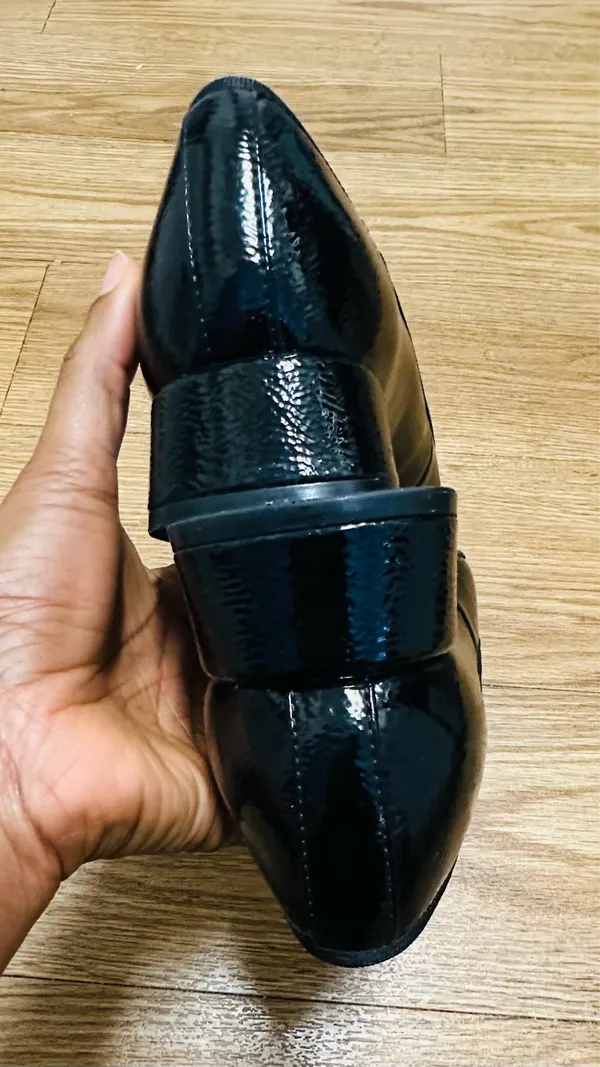 Unisa Black Patent Leather Ballet Flats Size 8M Low Block Heel Bow Detail - Image 4