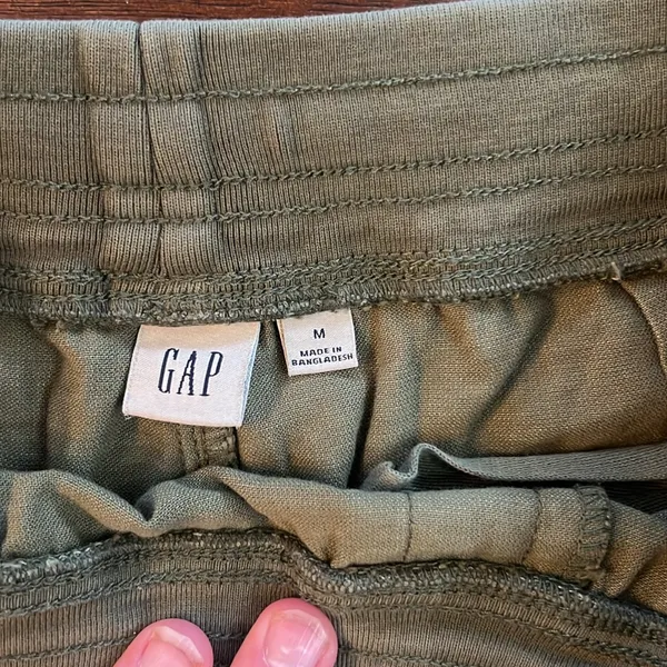 GAP Khaki Green Relaxed Shorts - Image 2