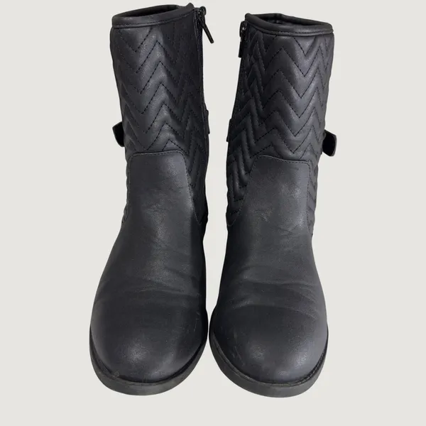 3202 | ShoeDazzle Sandi Quilted Moto Ankle Boots Black Women 9 - Image 4