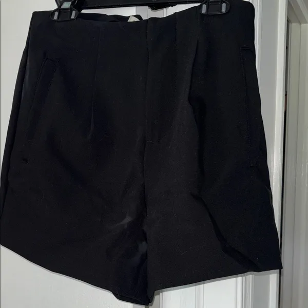 A New Day Black High Rise Tailored Shorts Size 2 NWT - Image 3