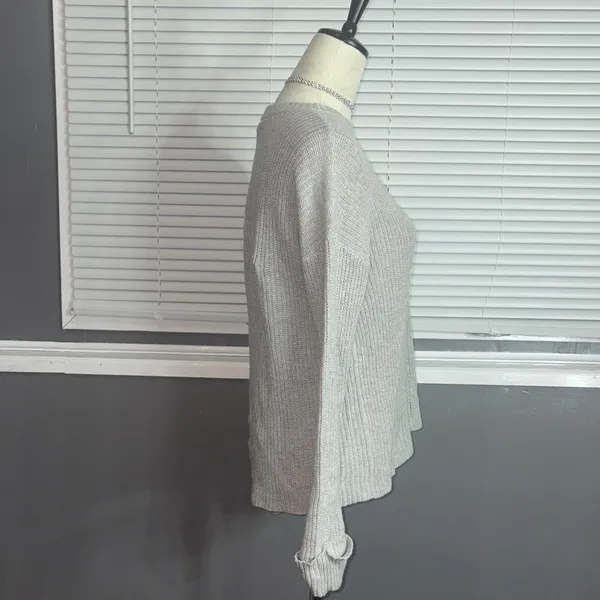 American Eagle Soft Gray Sweater - Image 4