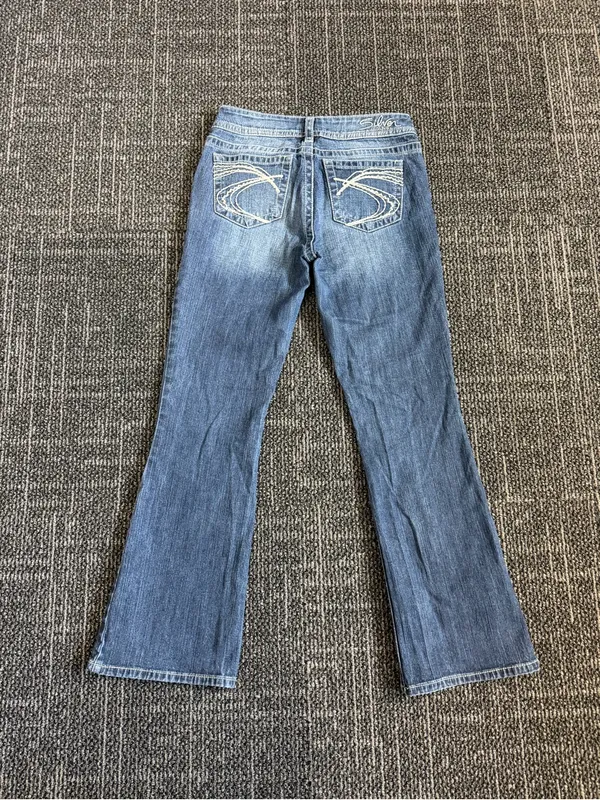 Silver Jeans Women's Flare Jeans in Medium Blue Wash - Image 6