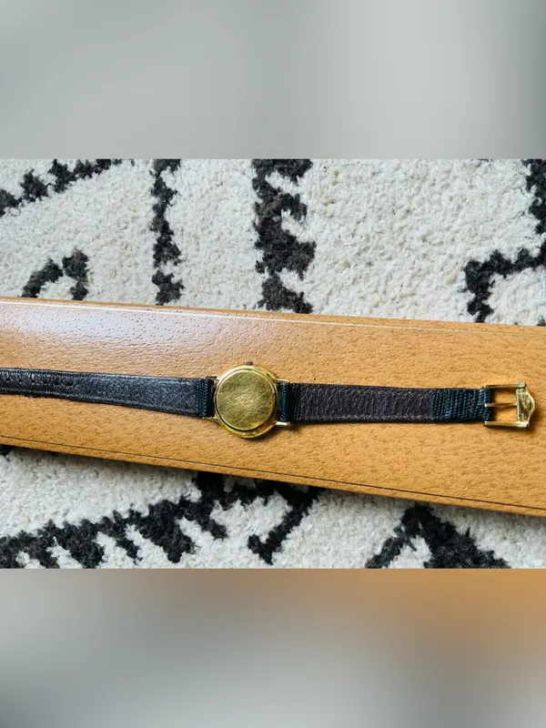 Ladies authentic GUCCI dress watch 🌹 - Image 6
