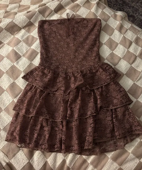 Boutique Strapless Lace Dress - Image 2