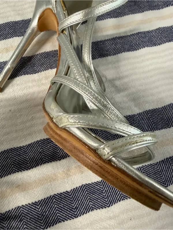 Badgley Mischka Silver Metallic Leather Strappy Stiletto Heels Evening Sandals - Image 4