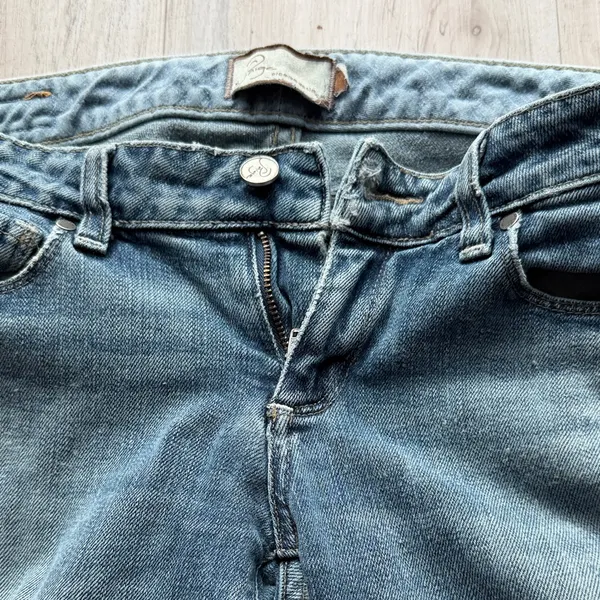 Paige Laurel Canyon Distressed Women's Jeans size 27 / 28 stretch - Image 4
